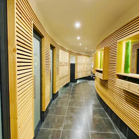 아파트호텔 Coin D'aubrac Restaurant De Luxe 3*